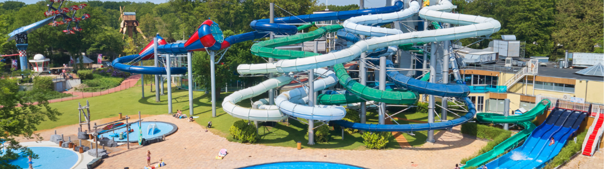 Discover the Tiki Pool